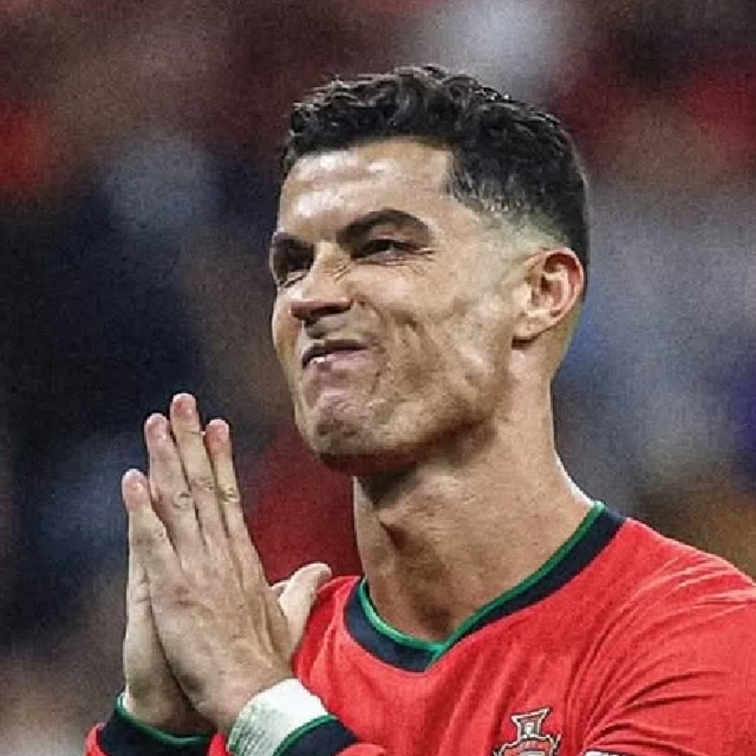 Post by cristiano ronaldo: @elsnary68 @yab0oo @deporteslive @dynaryshan603 @satishsaroj @willyztina @javierz @djanfar @mahalbulosan @klintan7...