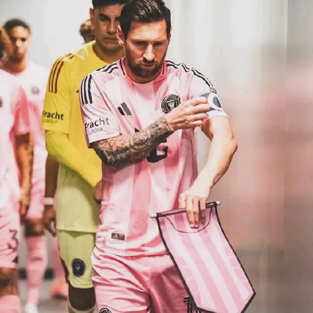 Post by The Goat: Messi♥️♥️♥️♥️♥️🫂🫂 @meloney @ernestbongane04 @pagdatostella @dlamini.nosipho625 @anamariefernandez90 @azs2edro...