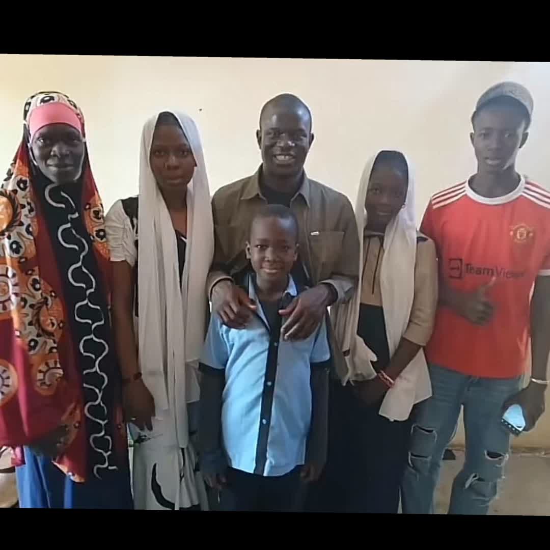 Post by Haruna Okejale: N'Golo Kante of France when he reconnected with his family during his visit to his village in Mali 🇲🇱❤️...
