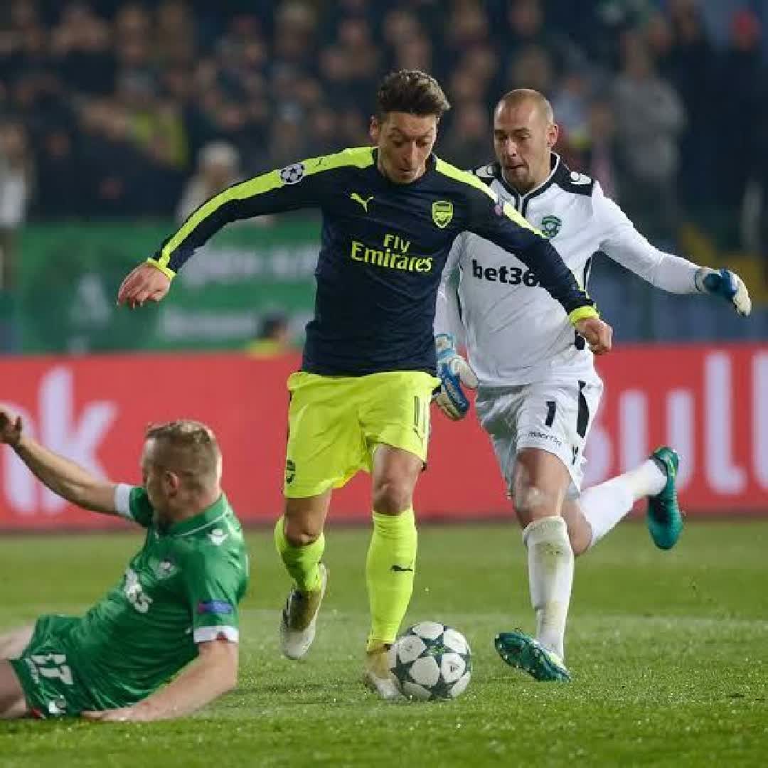 Post by London is Red: Özil 10 @jon3 @geda_official @lsf720101 @bisrat42 @yaschilpro @efrata0935 @birtukan @fkerlove400 @abdikee @abelt5911...