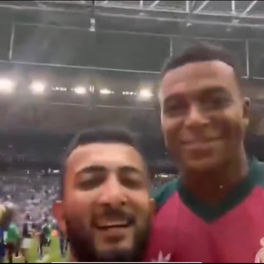 Post by Teniola Adeosun: Kylian Mbappé to a pitch invader after he was caught by security: “Next time, you have to be faster.” 😂😂