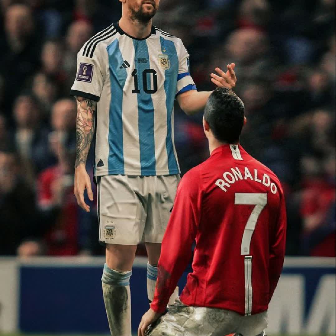 Post by HD FOOTBALL: Messi vs Ronaldo #sports #buzzer #viral #fyp #Daily #buzzer_fan_official #football #soccer #trending #Game