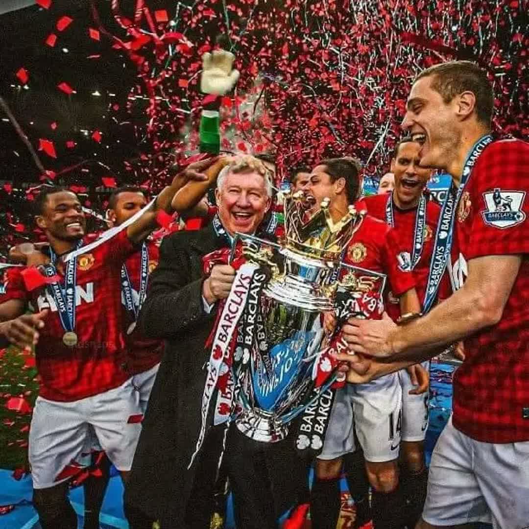 Post by Abera Zeleke: Fergusen with cup @sportscc01 #football
