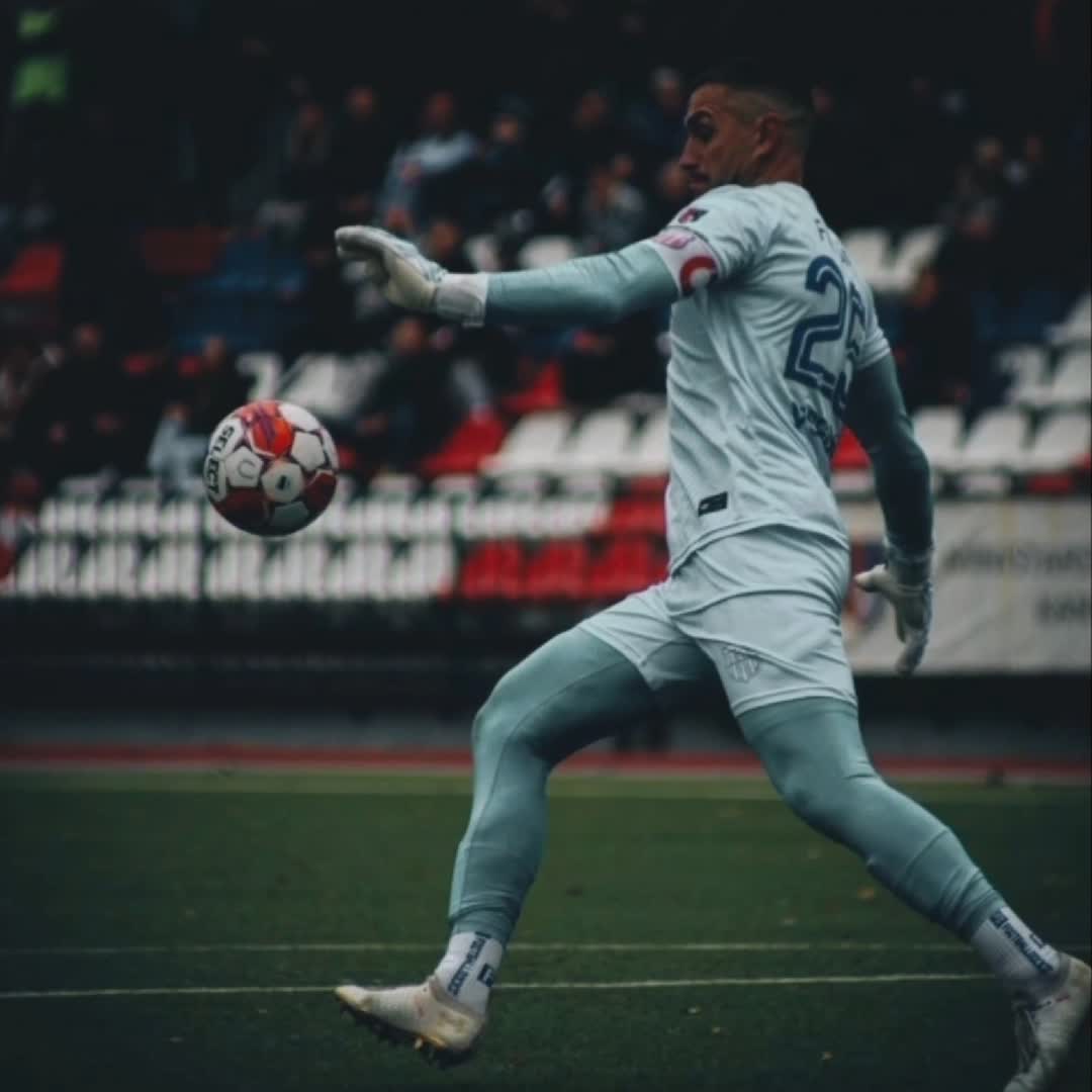 Post by Ibro Hodzic: 👍🏻 @fkunis #football #sports #viral #fyp #buzzer #buzzer_fan_official #soccer #Game #Goalkeeper