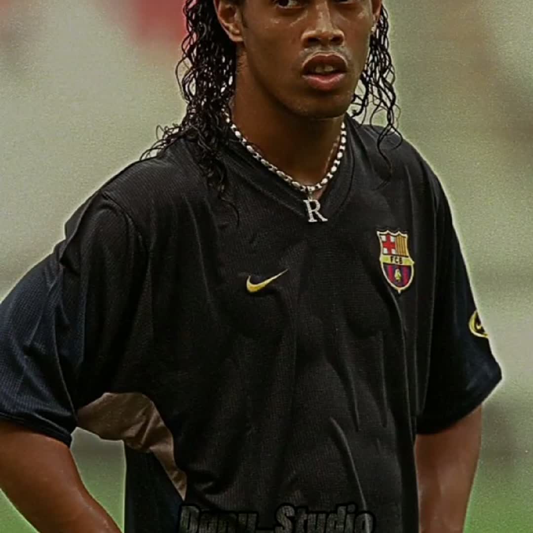 Post by Yihun Mengistu: Ronaldinho #buzzer #viral #fyp #sports #buzzer_fan_official #football #soccer #buzzerapp #viralreels #follow...