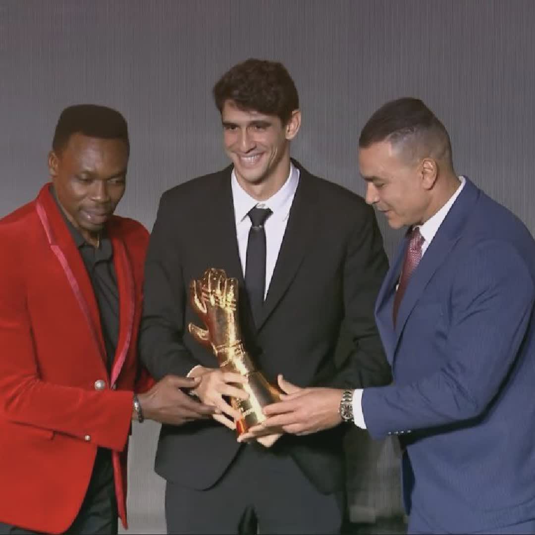 Post by Football Plug: Making history, one save and award at a time! 🧤 Yassine Bounou is the Men's Goalkeeper of the Year! 🇲🇦...