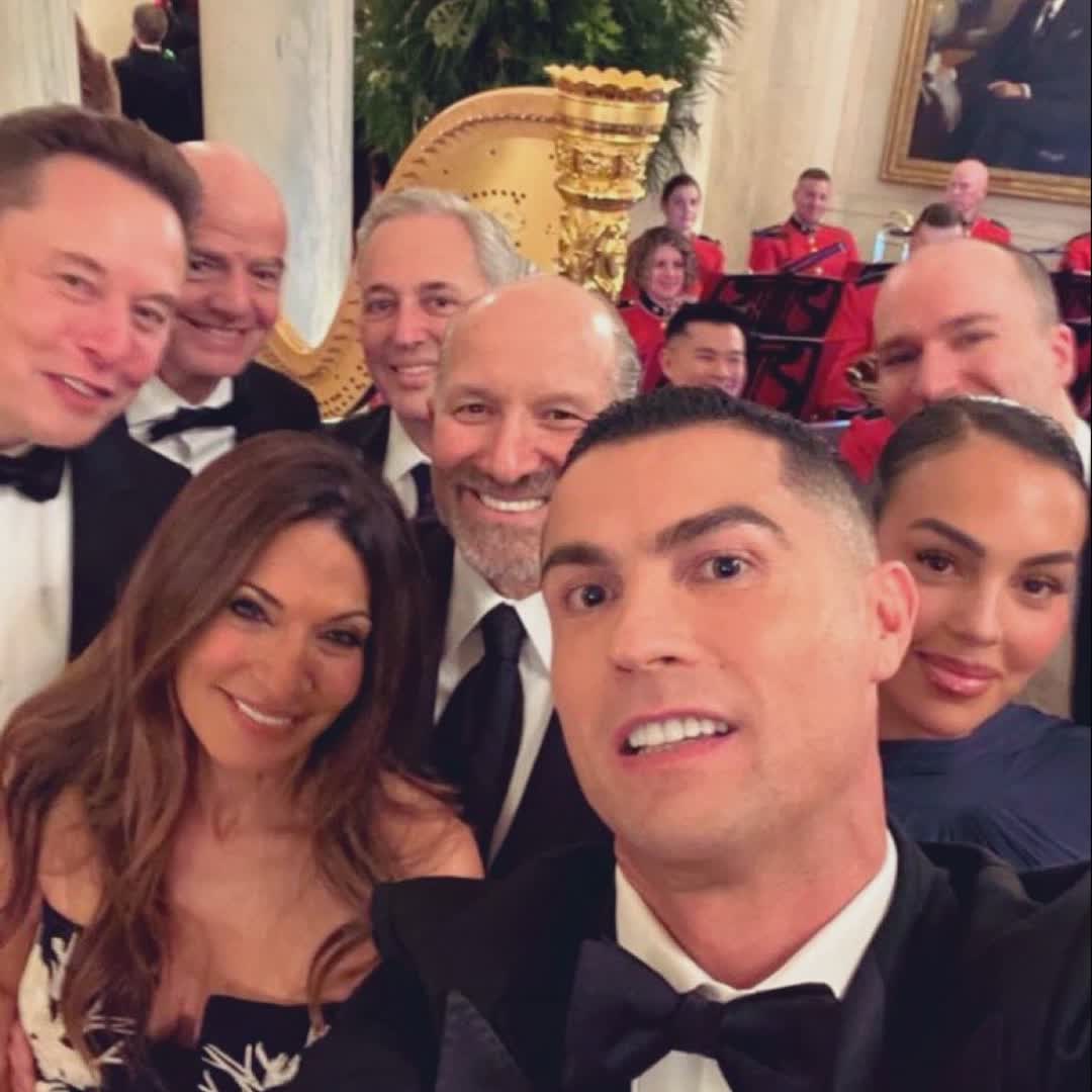 Post by Football Plug: Cristiano with a selfie inside the White House 🤳 He attended a meeting as Donald Trump hosted the Saudi Crown...