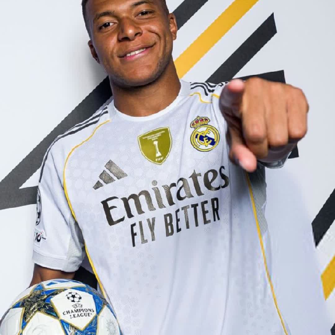Post by Football Moment: mbappe kylian #mbappe #kylian_mbappe #kylianmbappe #Mbappé #mbappeskills #Mbappee #fyp #viral #Daily #buzzer #sports...