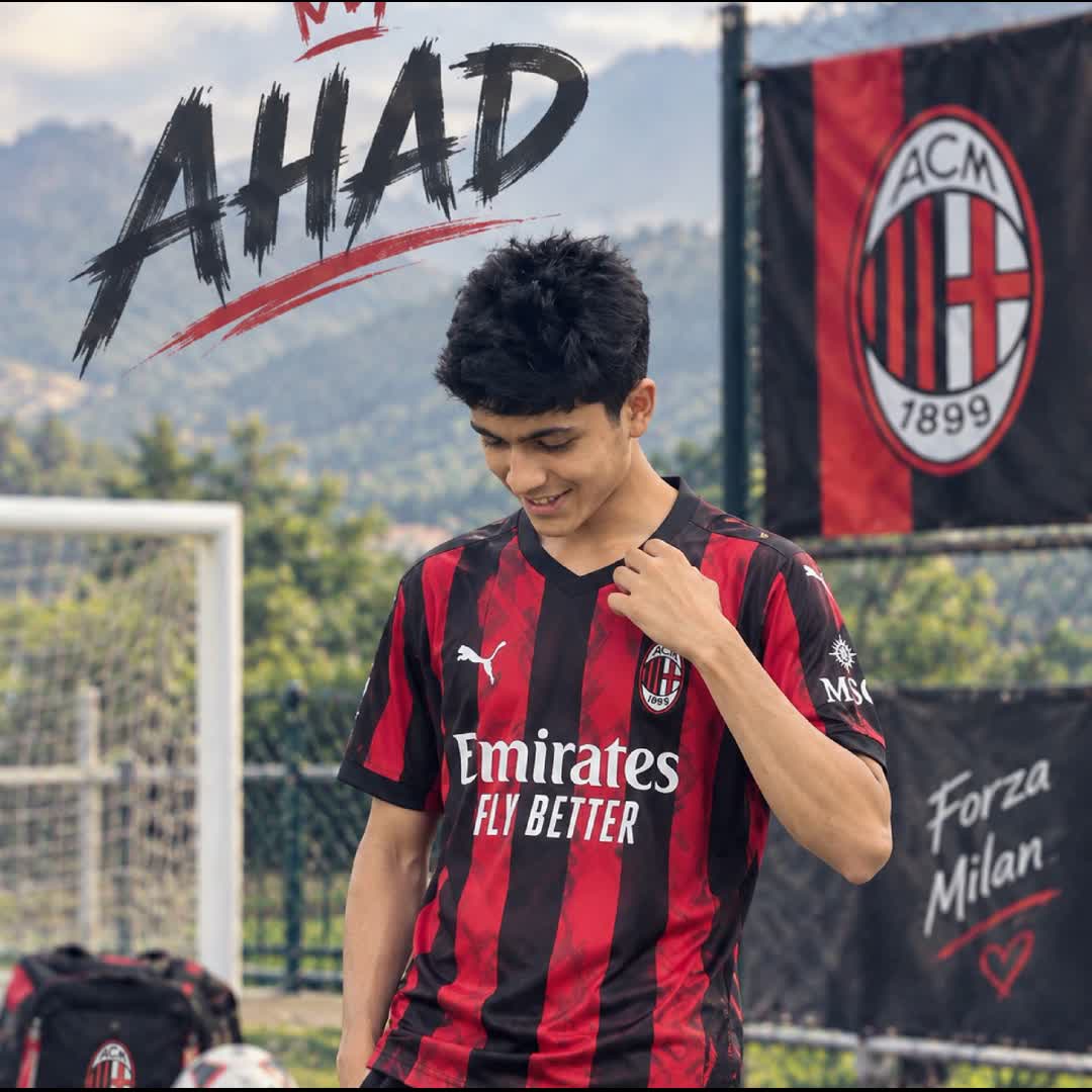Post by Ad Mobark Mia: "I'm here to play now. Please keep me in your prayers, and support me by liking and commenting on my posts. Thank you!"