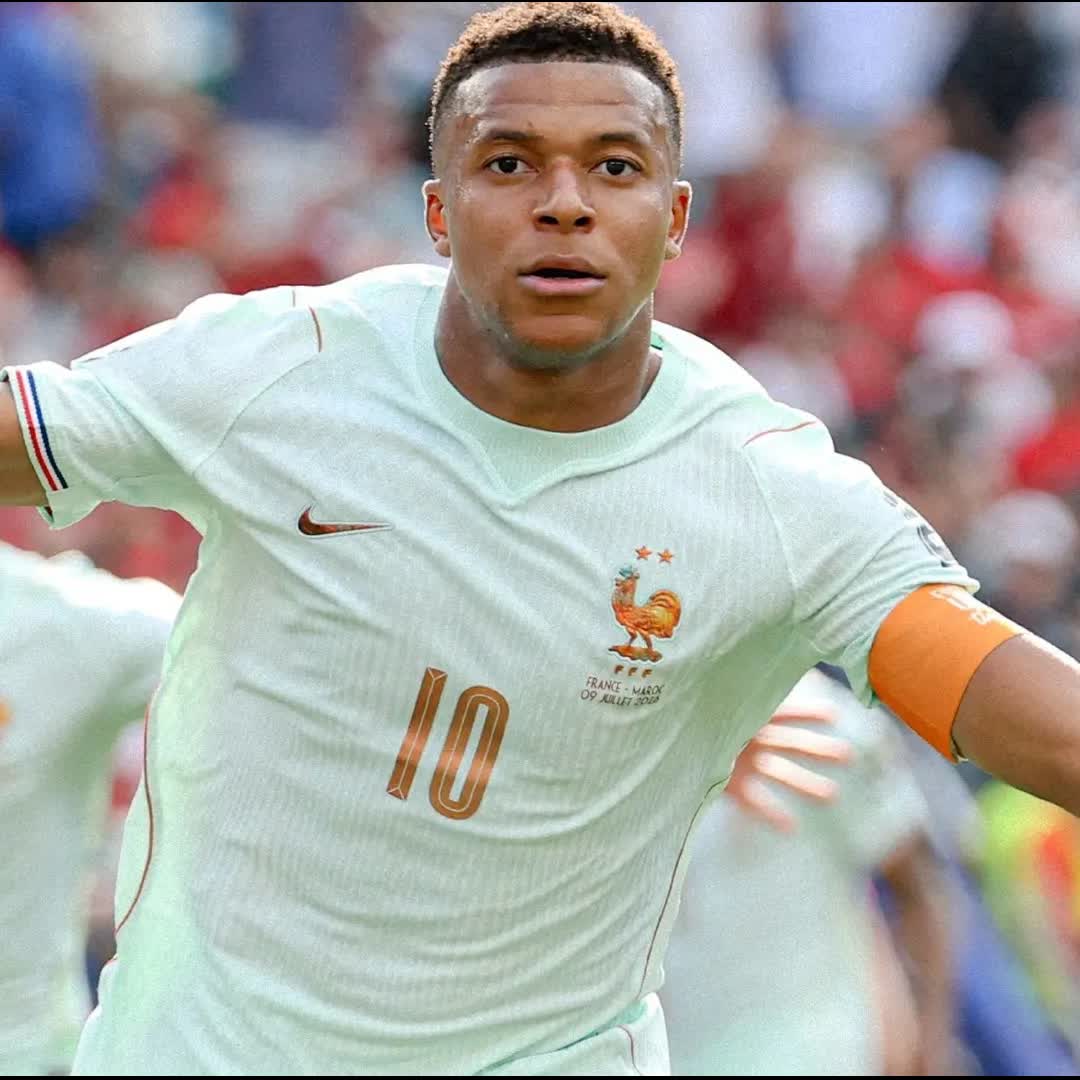 Post by (Ts) Square Sports: Kylian Mbappé has been absolutely unbelievable at this World Cup: ⚽️🅰️ v Morocco ⚽️ v Paraguay ⚽️⚽️ v Sweden 🅰️🅰️...