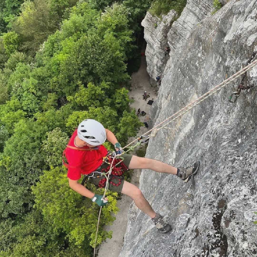Post by Krešo Novak: Abseiling on Pokojec