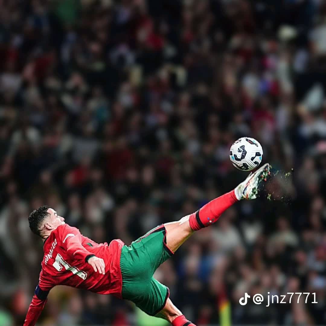 Post by Zack Melili: Cr7🫀🫀🤯 #buzzer #viral #sports #football #fyp #Daily #buzzer_fan_official #soccer #trending #Game #foryou...