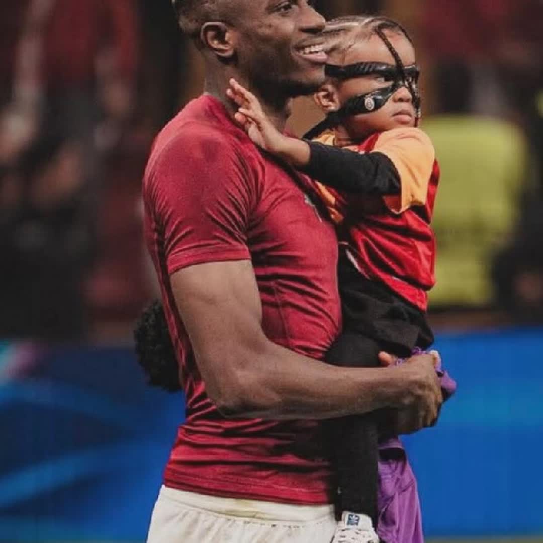 Post by Arsenal & other News: Osimhen and daughter ❤️ 💕 #buzzer #Daily #fyp #sports #viral #buzzer_fan_official #football #soccer #Game #basketball