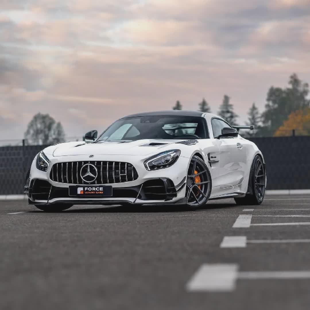 Post by Harvs Daniel: Mercedes-AMG GTR 🕊️