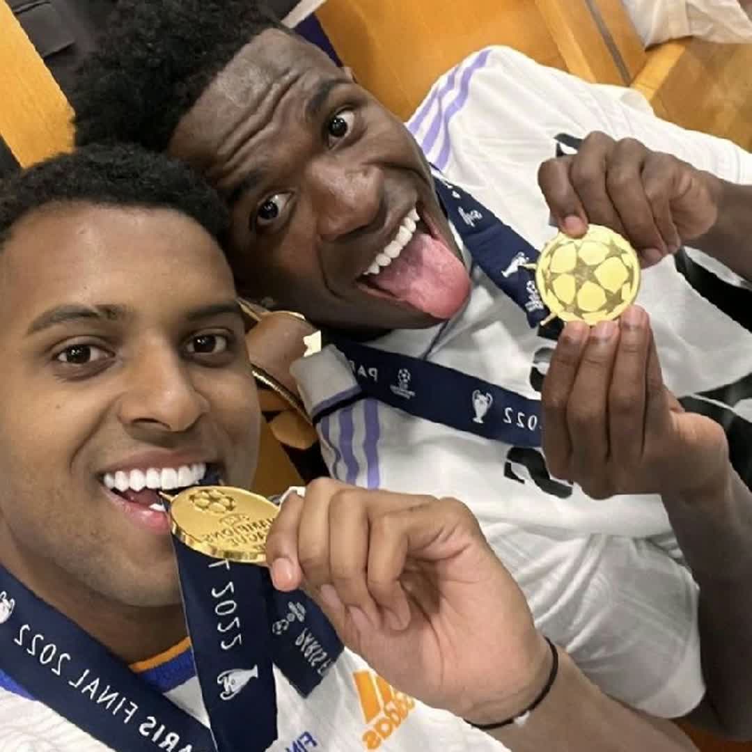 Post by Dawit Chalew: Rodrigo and vini #buzzer #viral #fyp #sports #Daily