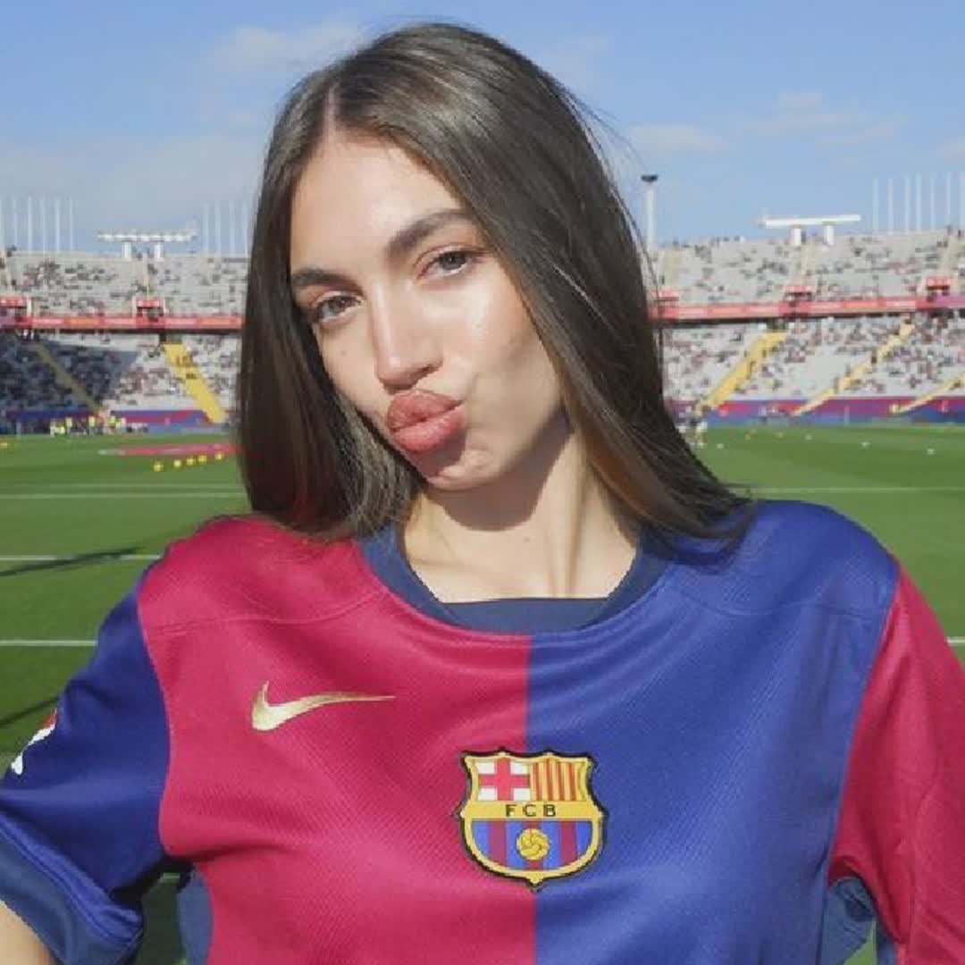 Post by Grasp Football: love barca #graspfootball #buzzer #sports #football #Daily #soccer #fyp #viral
