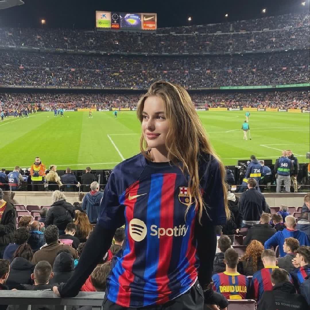 Post by Grasp Football: barca #graspfootball #buzzer #sports #Daily #football #soccer #fyp #Game #viral #soccergirl