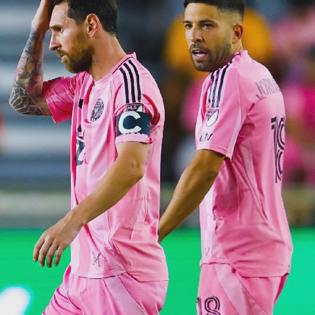 Post by Nqobile Nxumalo: 🚨 𝐎𝐅𝐅𝐈𝐂𝐈𝐀𝐋: Leo Messi reaches 3️⃣9️⃣9️⃣ ASSISTS in his professional career… …one more and it will be...