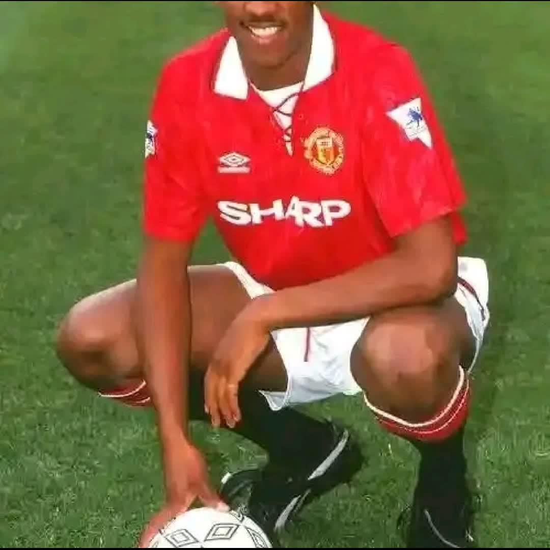 Post by Hashim mohammednur: Only a True Manchester United fan Can Name the Player...guess who? #cristianoronaldo #Manchester_United #Cristianronaldo