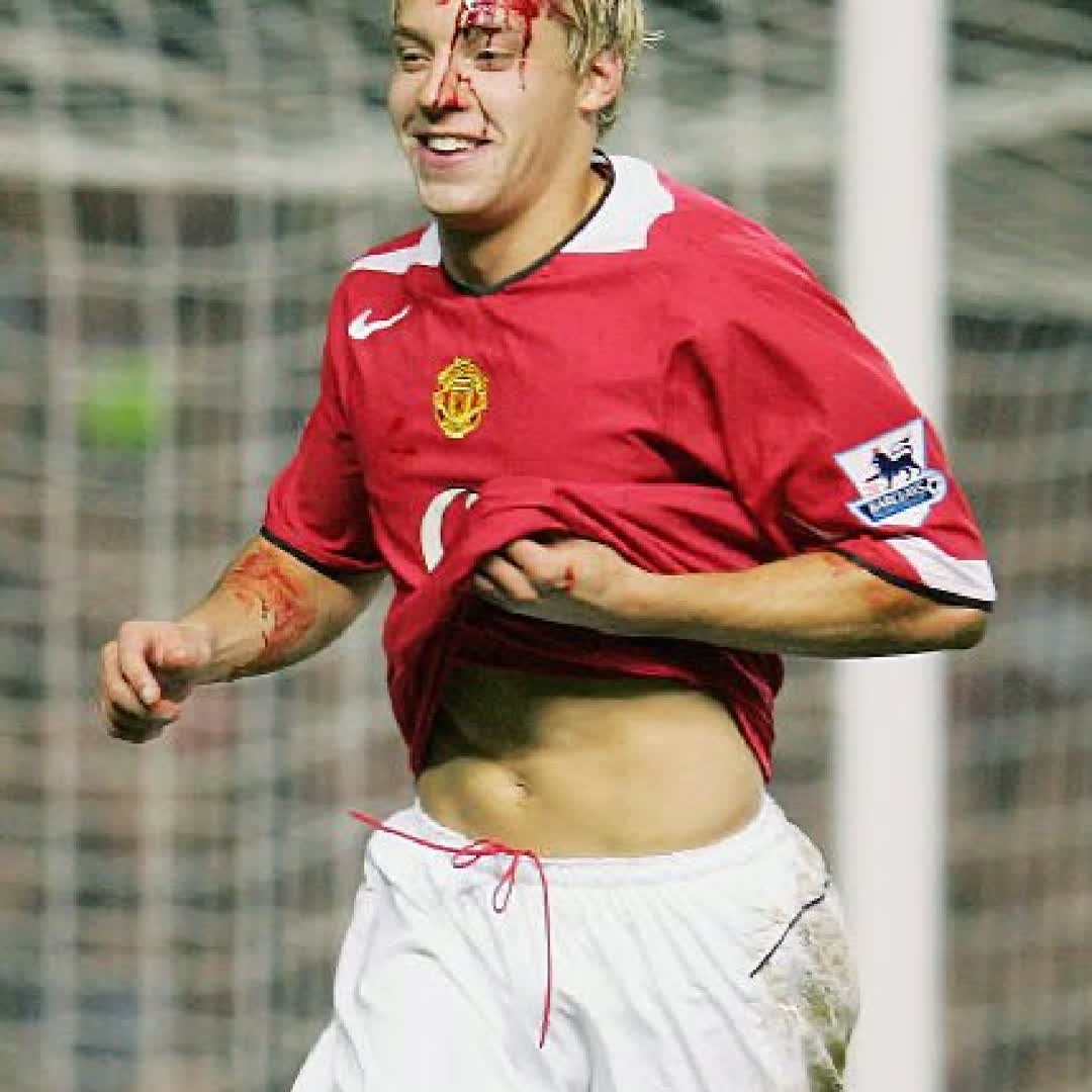 Post by Hashim mohammednur: Even their Alan bled red “I swore I would never play for United - but then I got the call.” Alan Smith swore that he...