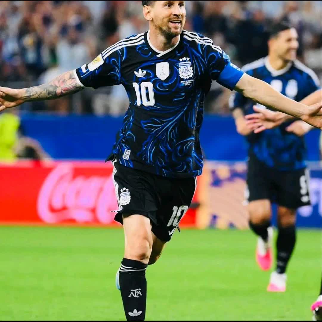 Post by Sylva BOTOU: 🚨 𝗠𝗔𝗜𝗦 𝗤𝗨𝗘𝗟 𝗝𝗢𝗨𝗘𝗨𝗥 ! Léo Messi vient de marquer un superbe coup franc face à la Jordanie ! 😍🇦🇷 ✅...