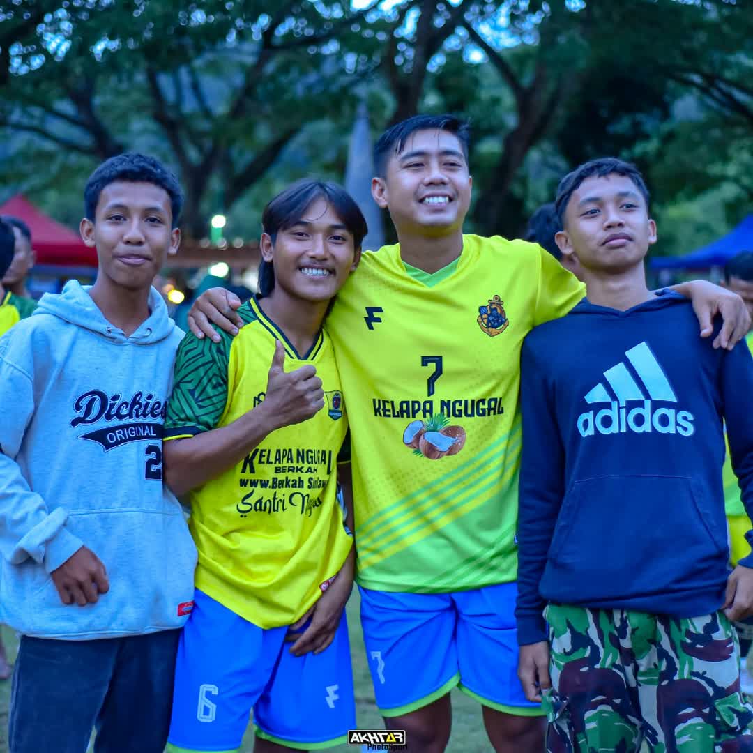 Post by Bagas Family: Keep smile football #buzzer #fyp #viral #Daily #sports #buzzer_fan_official #football #soccer #Game #trending...