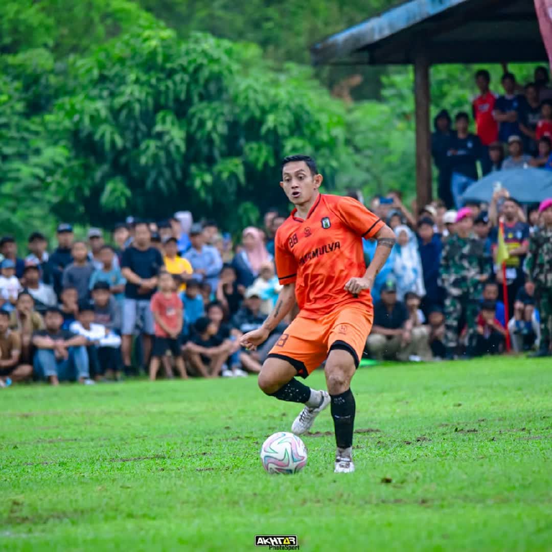 Post by Bagas Family: Doly pfofesional player #buzzer #fyp #viral #Daily #sports #buzzer_fan_official #football #soccer #Game #trending...