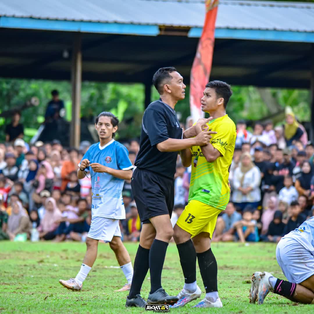 Post by Bagas Family: Berantem aja yuk sit wasit.. @wwe_woman @beethh @i_ashisinghh @precioushp @lam24 @bbyhhff68 @fun_life @ghost67...