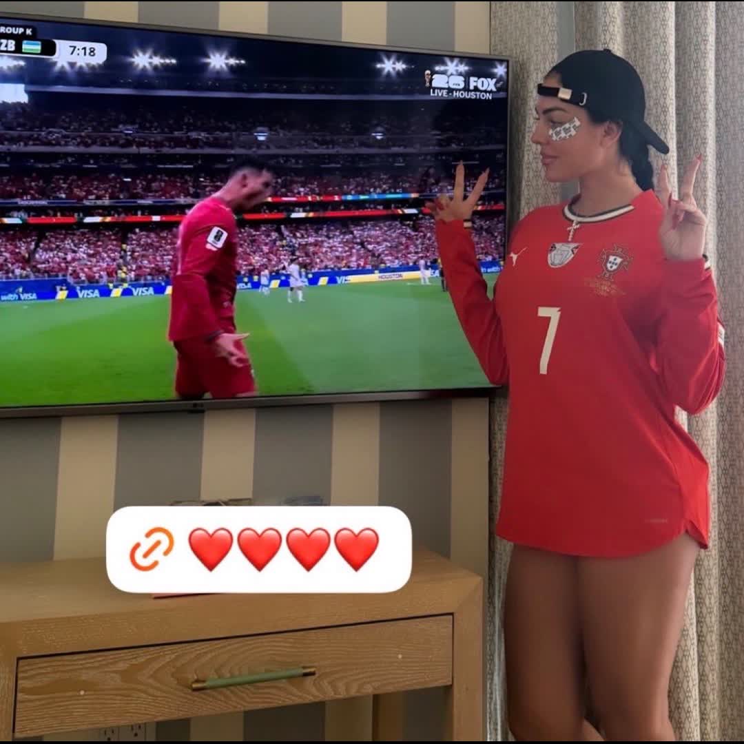 Post by American Sports: Our wife celebrating the goal of Cristiano Ronaldo on instagram. #buzzer #viral #fyp #sports #Daily #football...