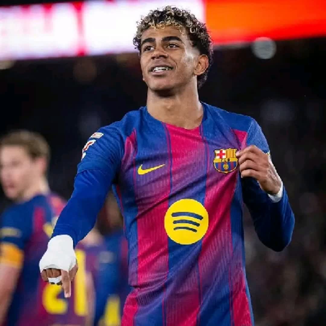Post by Out Of Context²: Today we will see who is the best player in the world🏆⚡⚡ #buzzer #viral #fyp #sports #Daily #buzzer_fan_official...