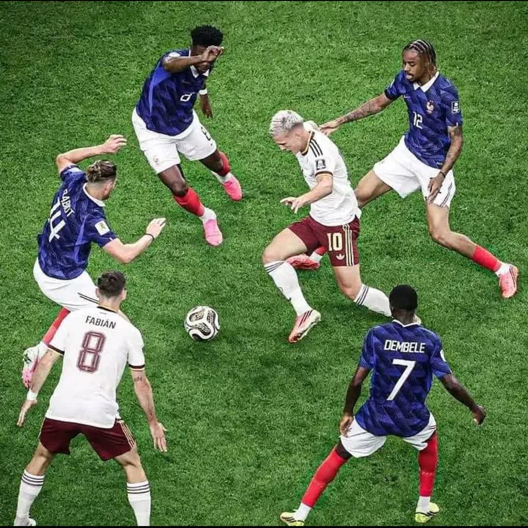 Post by Hugues Gloire Ishimwe: Olmo entre les les star français⚽✅💪💯 @metrosood @adewalemichael182 @yash2221 @ubomachiagozie073 @hassen133...