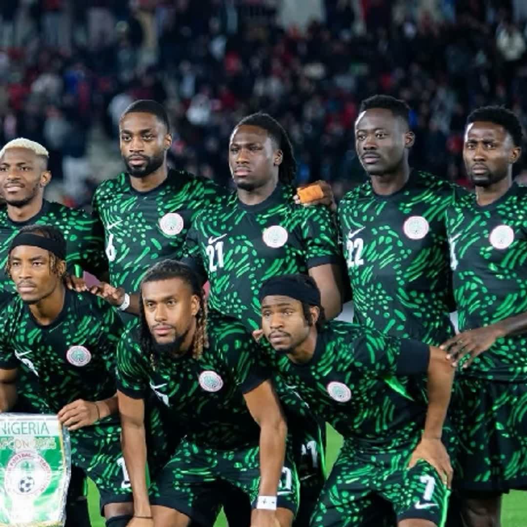 Post by Lili Noami: My favorite team @rockpop @rhos @lebohane @honorlovy.uk @thokoagnes090 @enomusa9 @niguse.tadese421 @mmaforlife...