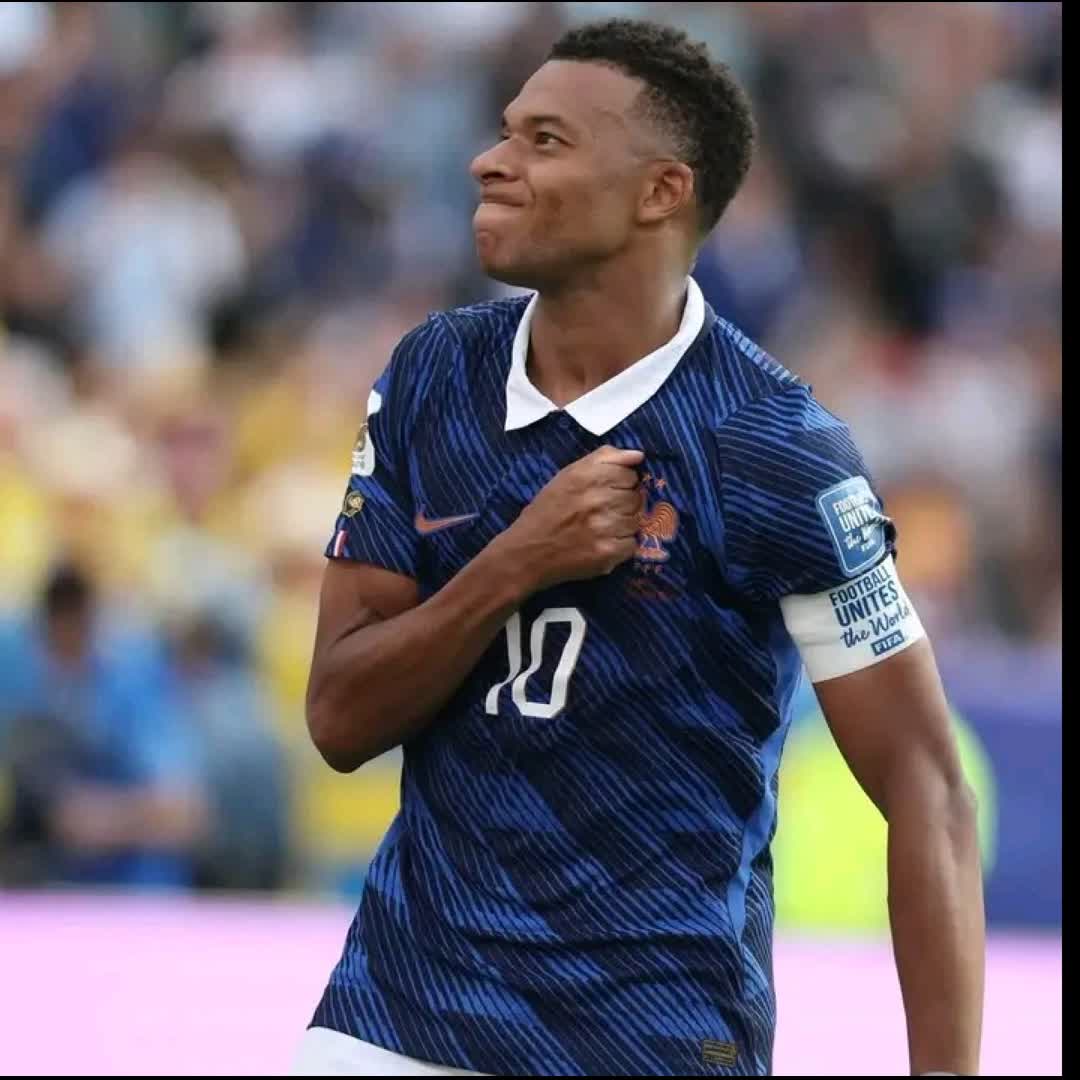 Post by Arena Sports: Next step: Morocco 🇲🇦 🆚 🇨🇵 France. Who will win ? Put it in the comment. #viral #buzzer #sports #football...