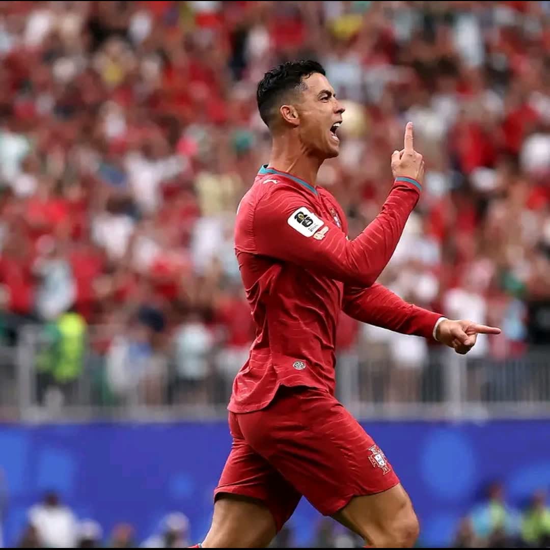 Post by Arena Sports: Cristiano Ronaldo 🇵🇹⚽⚽🔥 #buzzer #viral #sports #football #buzzer_fan_official #soccer #Game #foryou #reels...