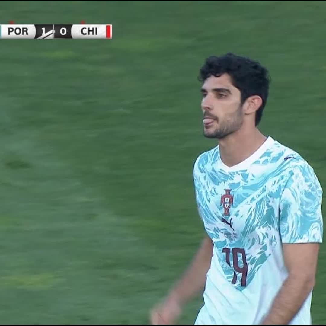 Post by Charles Nwokolo: GONÇALO GUEDES OPENS THE SCORING FOR PORTUGAL! 🇵🇹 Portugal 1-0 Chile 🇨🇱