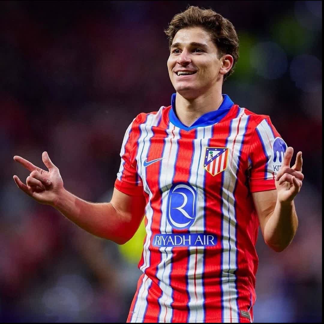 Post by Charles Nwokolo: 🚨 𝗕𝗥𝗘𝗔𝗞𝗜𝗡𝗚: Barcelona have submitted their opening offer for Julián Álvarez. The bid is worth €100M, with...