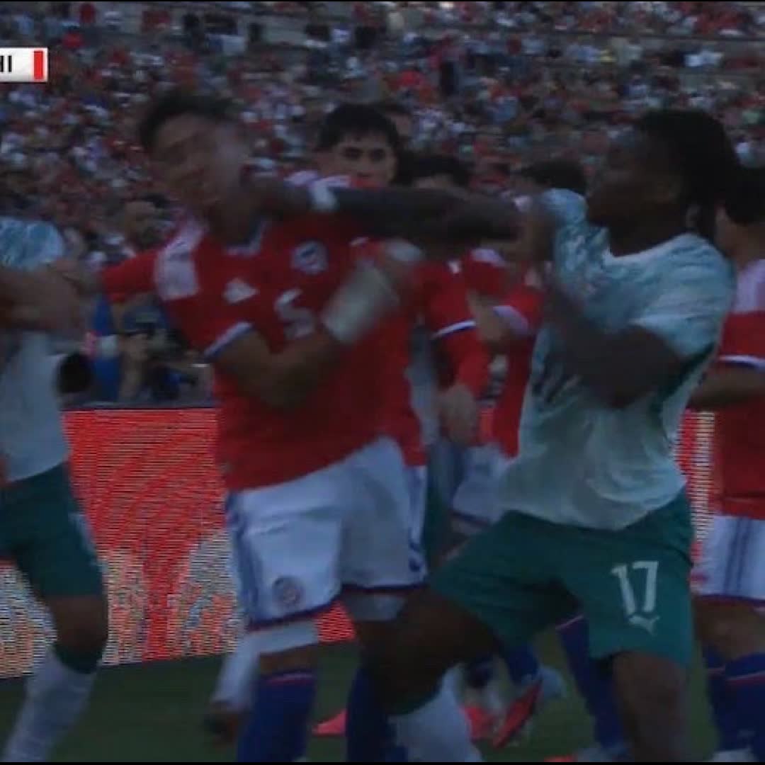 Post by Charles Nwokolo: 🚨 𝗠𝗔𝗝𝗢𝗥 𝗕𝗥𝗘𝗔𝗞𝗜𝗡𝗚: STRAIGHT RED CARD FOR RAFAEL LEAO FOR PUNCHING SOMEONE IN THE FACE! 🚨 IVAN ROMAN &...