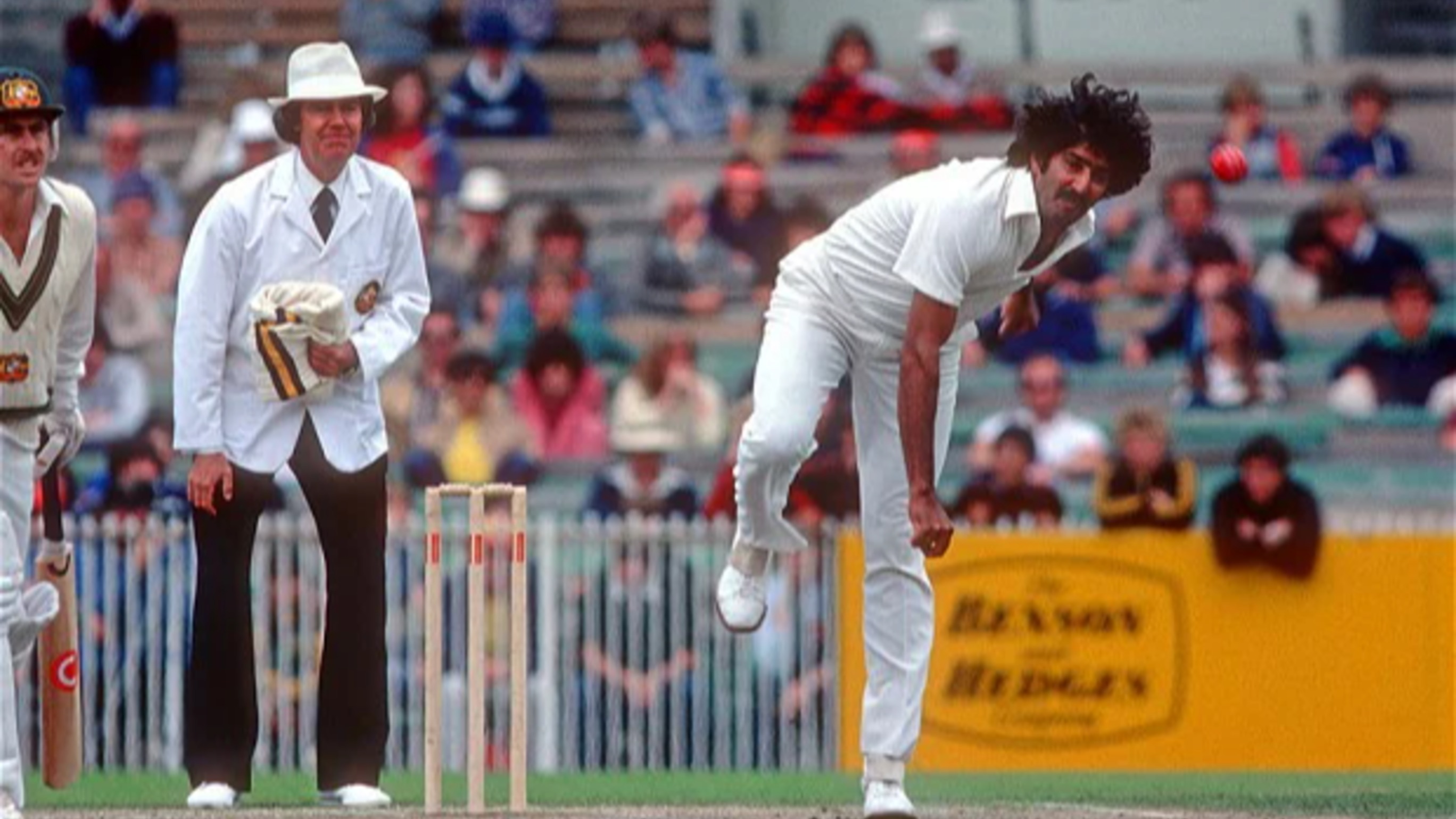 The Physics Trick That Makes an Old Cricket Ball Suddenly Deadly