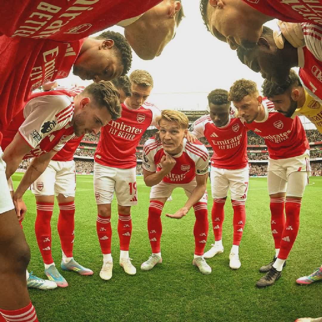 Post by hoyelmzy Comfort: We work as a team #buzzer #fyp #viral #Daily #sports #buzzer_fan_official #football #soccer #Game #trending