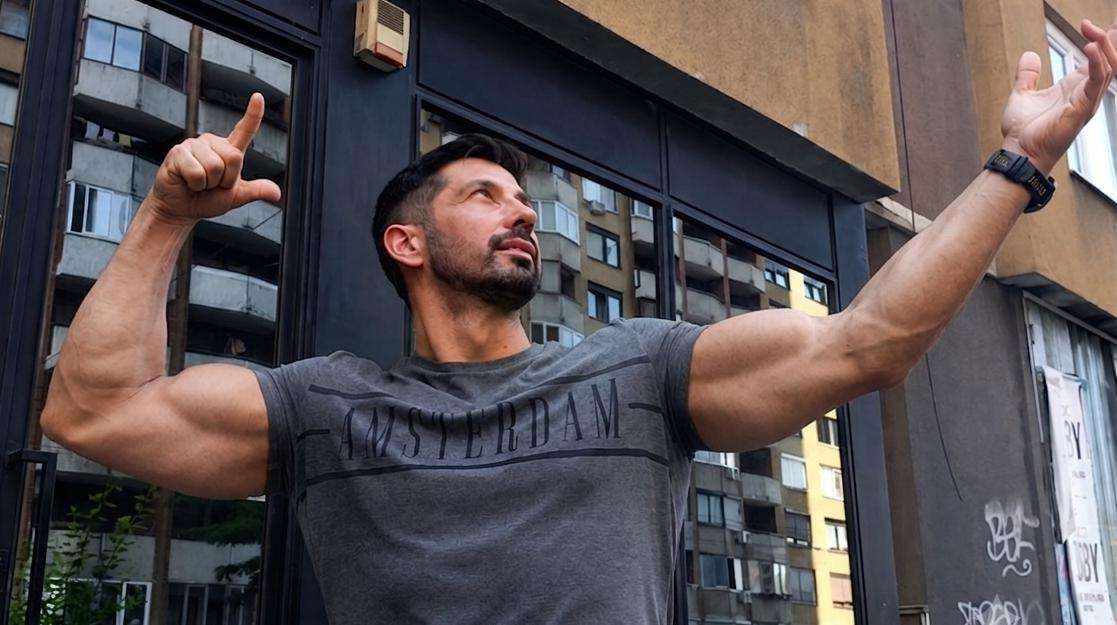 Can you train and grow without steroids and look amazing? Of course💪